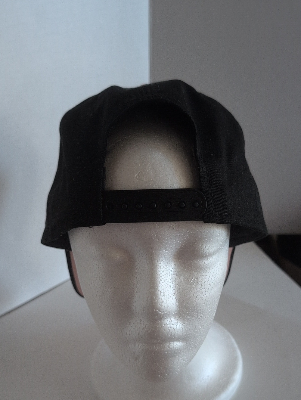 New Era 9FORTY Black Angels Baseball Cap w/ White & Pink Shimmer Logo Detailing - Picture 3 of 8
